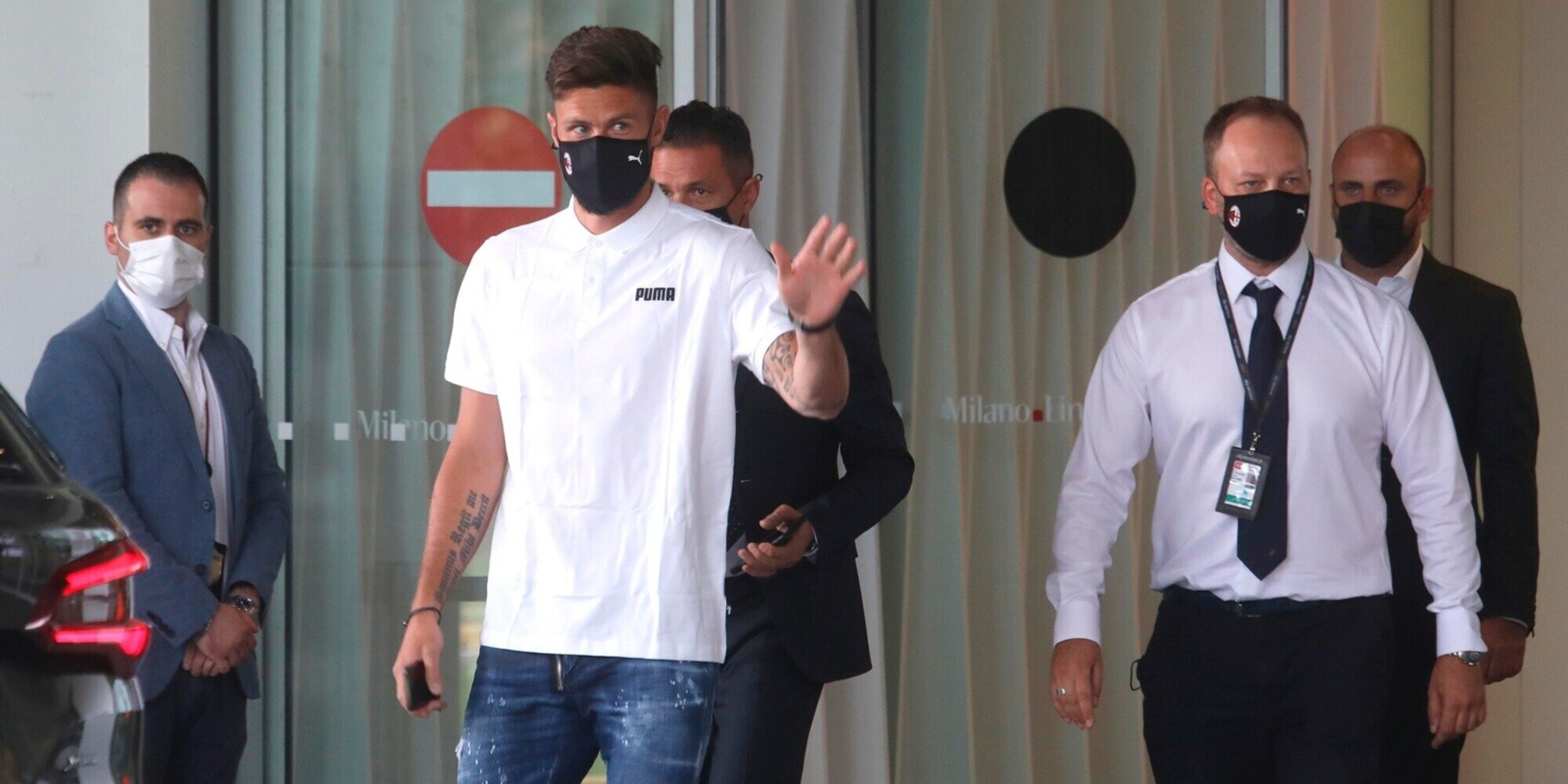 Milan, ecco Giroud: atterrato a Milano, ora visite e firma