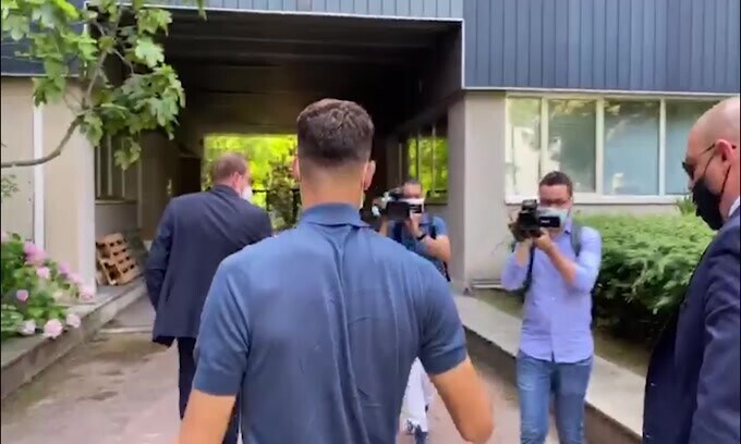 Psg, brutte notizie per Hakimi: è positivo al Covid-19