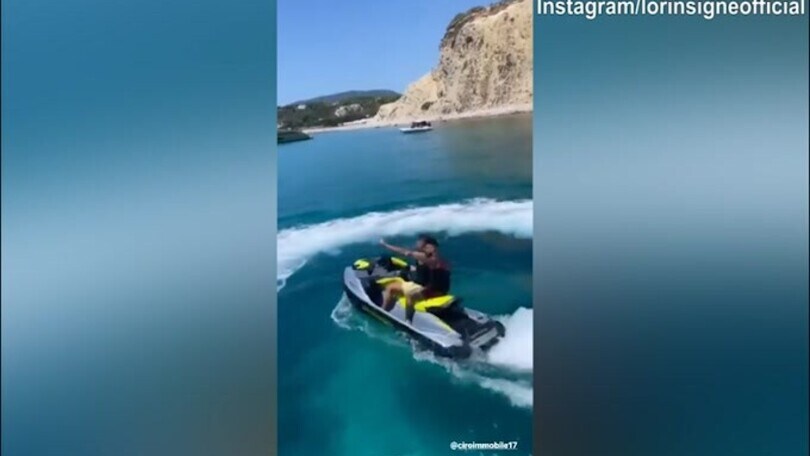 Insigne e Immobile, insieme con la moto d'acqua