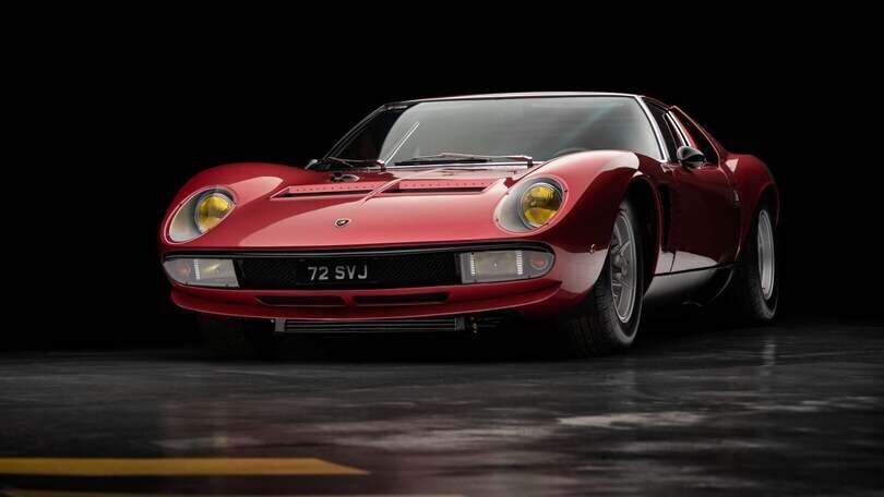 Lamborghini Miura SVJ, si scatena l'asta per la sexy supercar