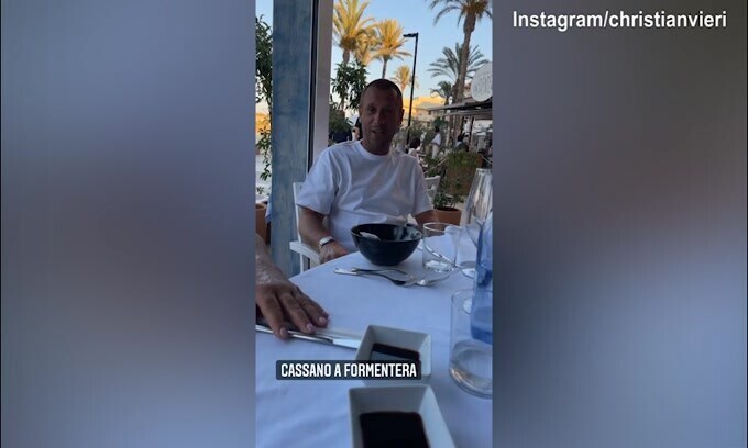 Vieri "accoglie" Cassano a Formentera