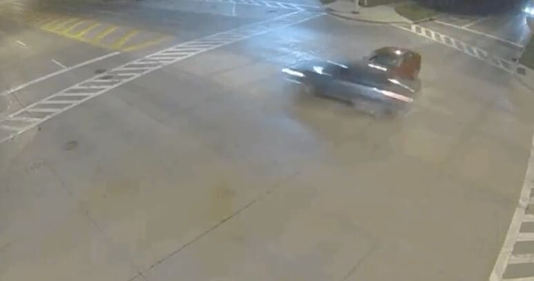 Ohio, giovane provoca un incidente terribile bruciando il rosso a 190 km/h