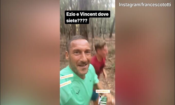 Totti, corsa con i figlio e domanda a Candela: "Dove sei?"