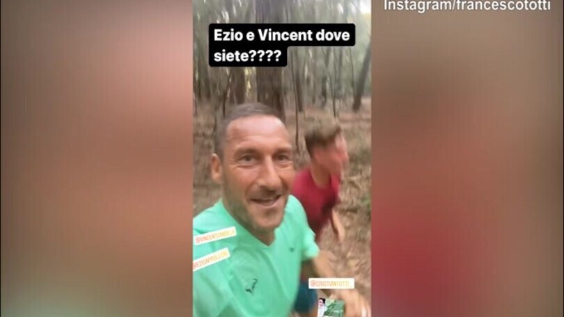Totti, corsa con i figlio e domanda a Candela: "Dove sei?"