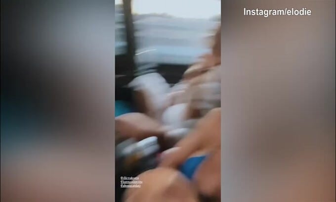 In macchina Elodie e Diletta Leotta cantano a squarciagola