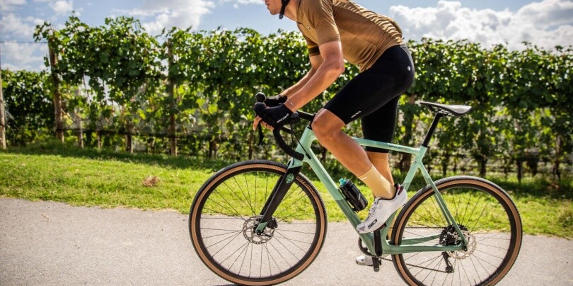 Nuova Bianchi Impulso Pro: la full carbon per ghiaia e asfalto