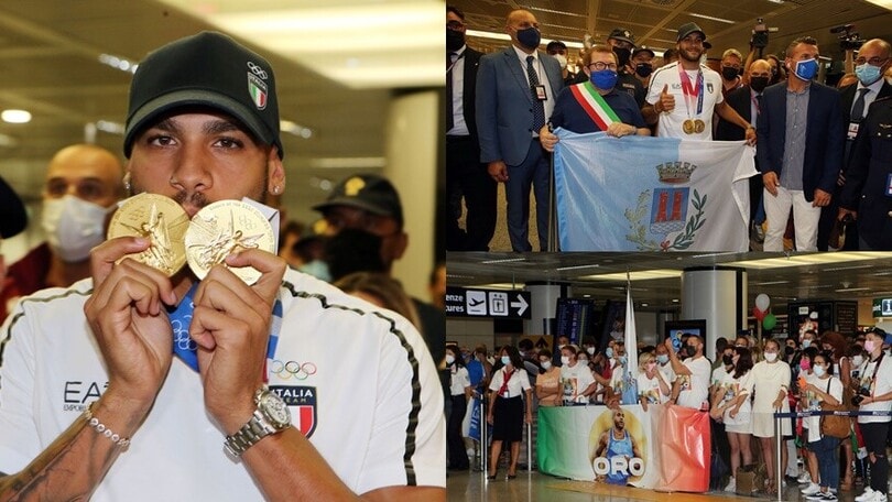 Jacobs mostra gli ori olimpici: accoglienza da star a Roma