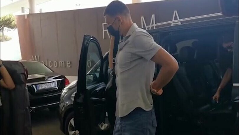 Roma, Dzeko parte alla volta di Milano