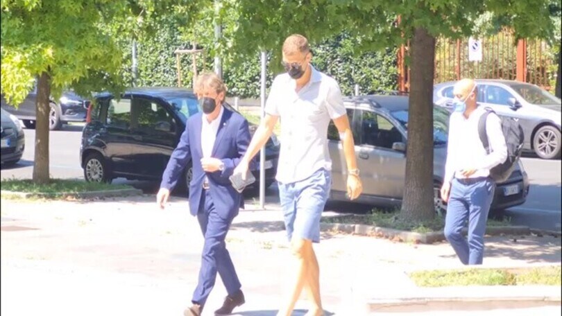 Inter, visite mediche per Dzeko