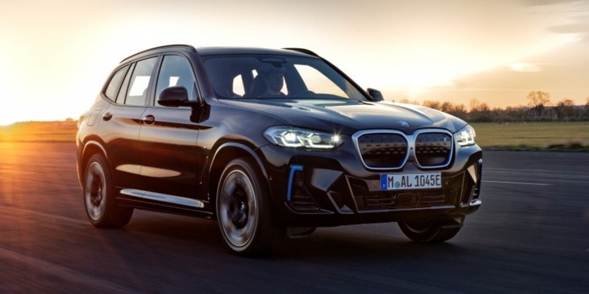 BMW iX3: arriva in autunno il restyling del SAV bavarese