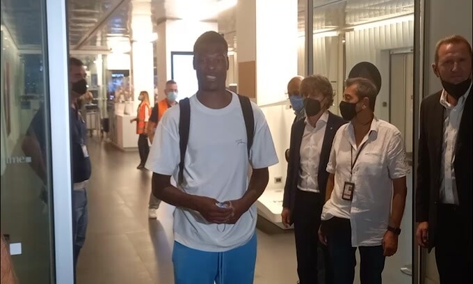 Inter, Dumfries arriva a Milano