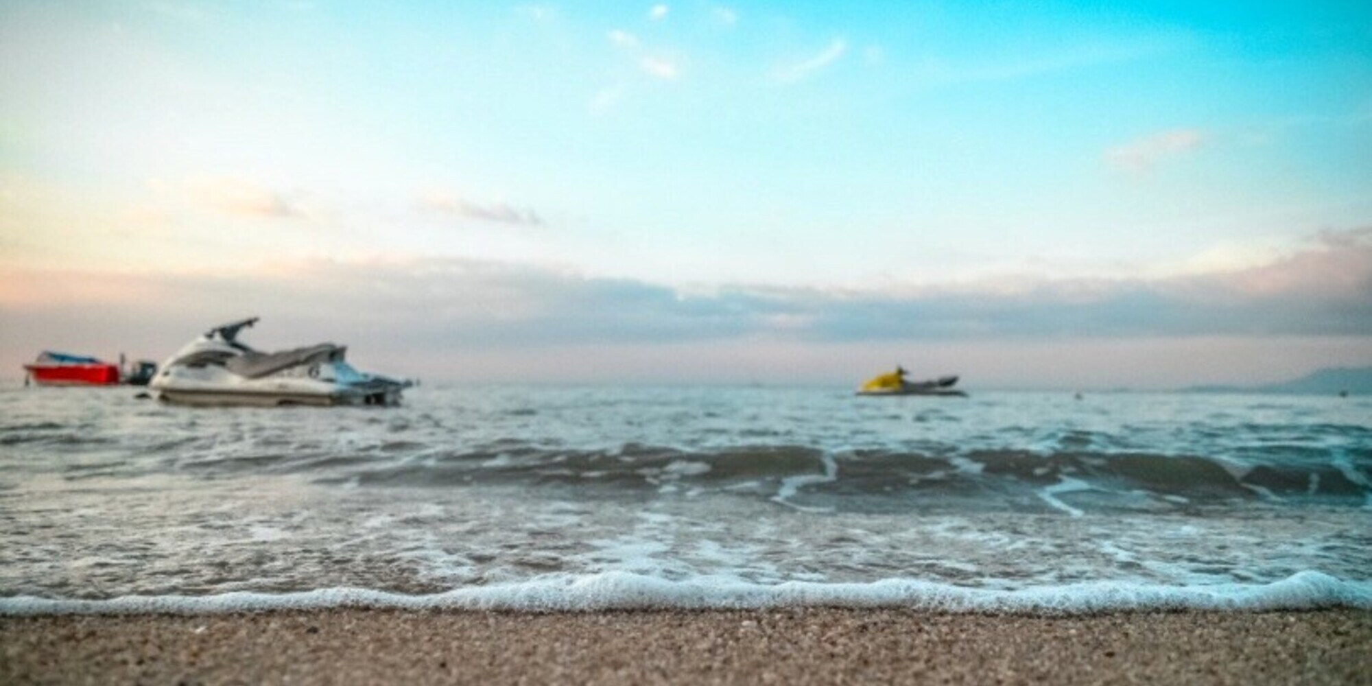 Moto d’acqua esplode in mare: due persone ferite in Sardegna
