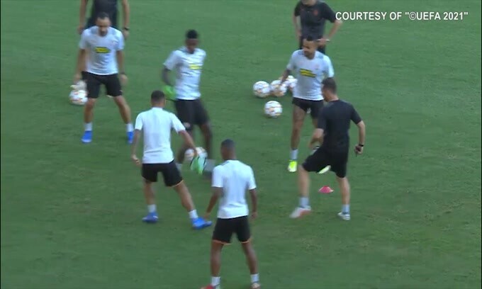 Shakhtar, De Zerbi al centro del torello costretto a correre