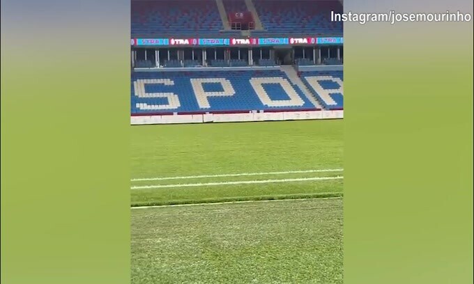 Mourinho: "Questo ragazzo lavora sodo,non come quelli in vacanza all'Olimpico"