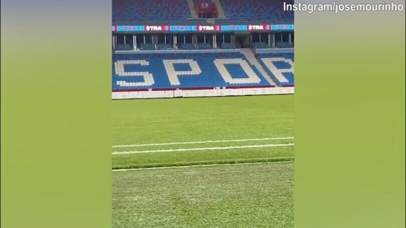 Mourinho: "Questo ragazzo lavora sodo,non come quelli in vacanza all'Olimpico"