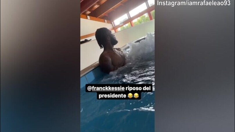 Leao inquadra Kessie: "Il riposo del Presidente"