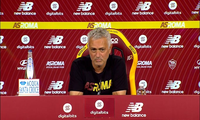 Mourinho: "Scudetto? È una domanda per Inzaghi"
