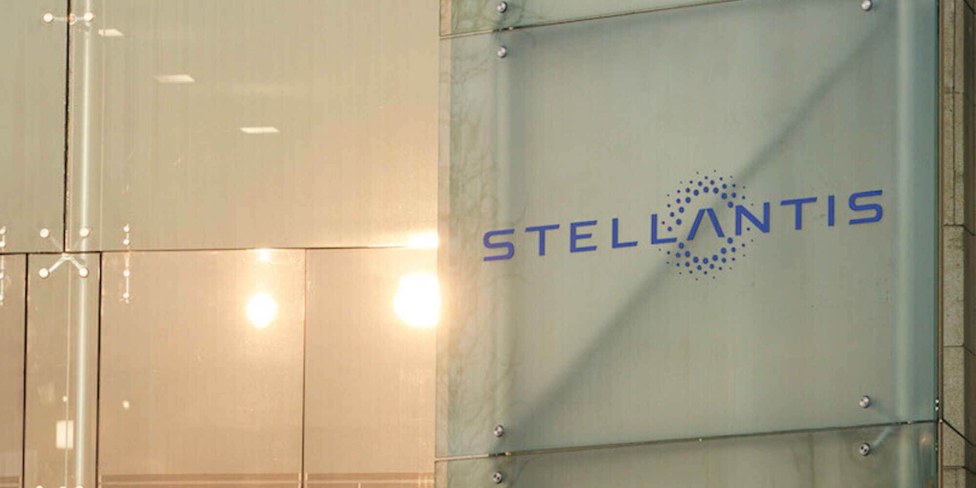 Stellantis, si ferma l'impianto Sevel: colpa della crisi dei chip