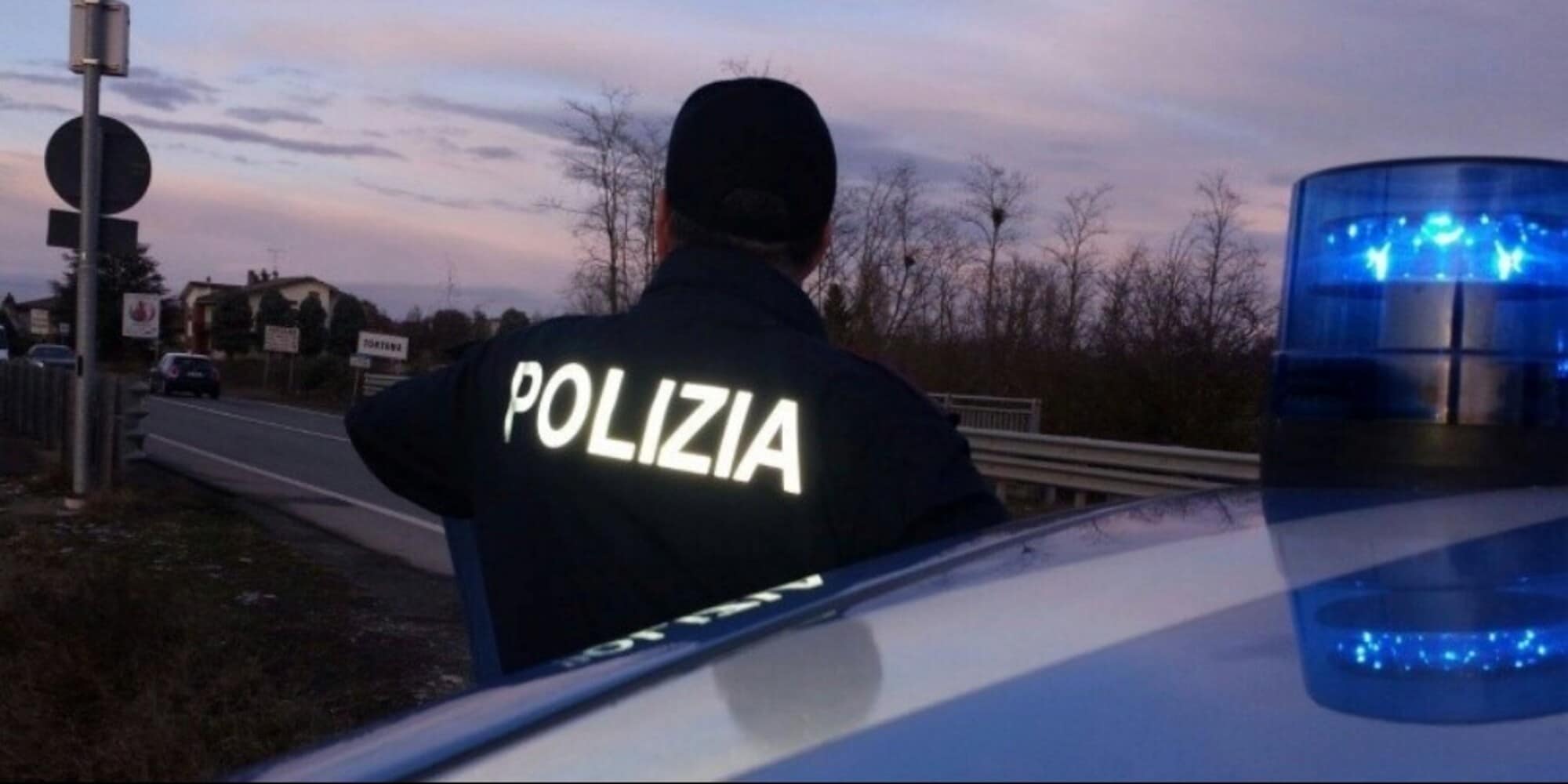 Torino, ubriaco sul carro attrezzi brucia il rosso al semaforo e semina il panico