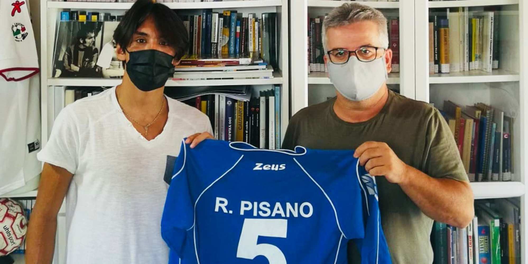 La maglia di Raffaele Pisano donata al Museo Fortunato