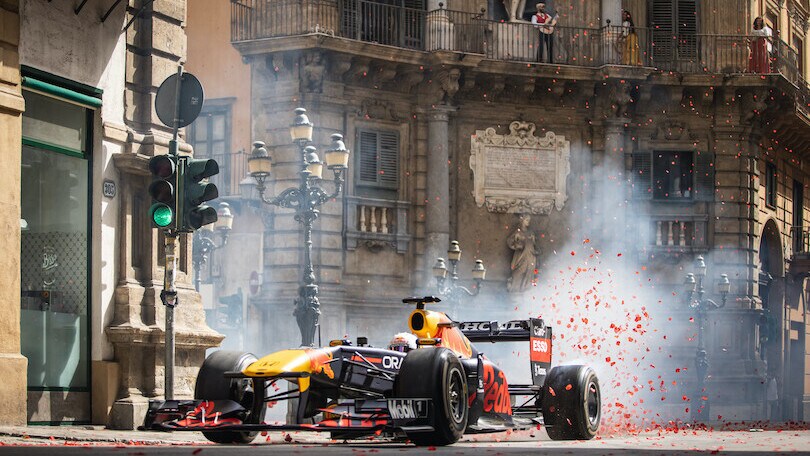 Verstappen sulla Red Bull RB7 a Palermo