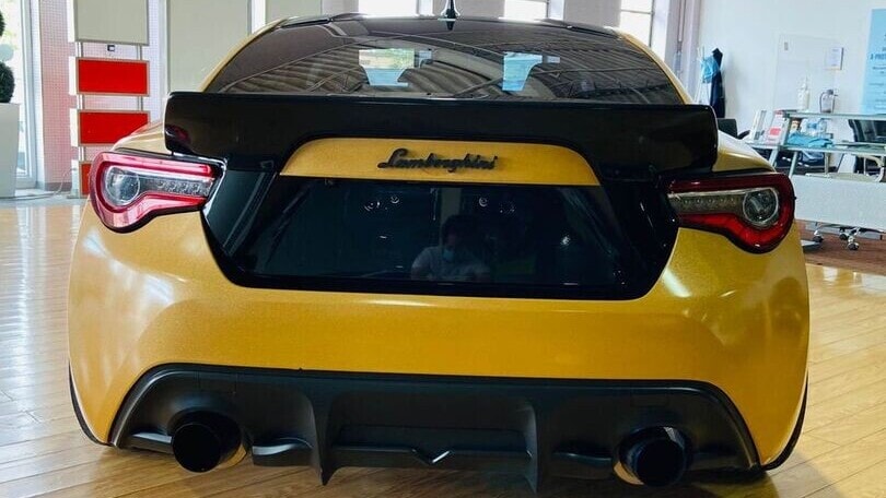 Toyota GT86, un esemplare si crede una Lamborghini