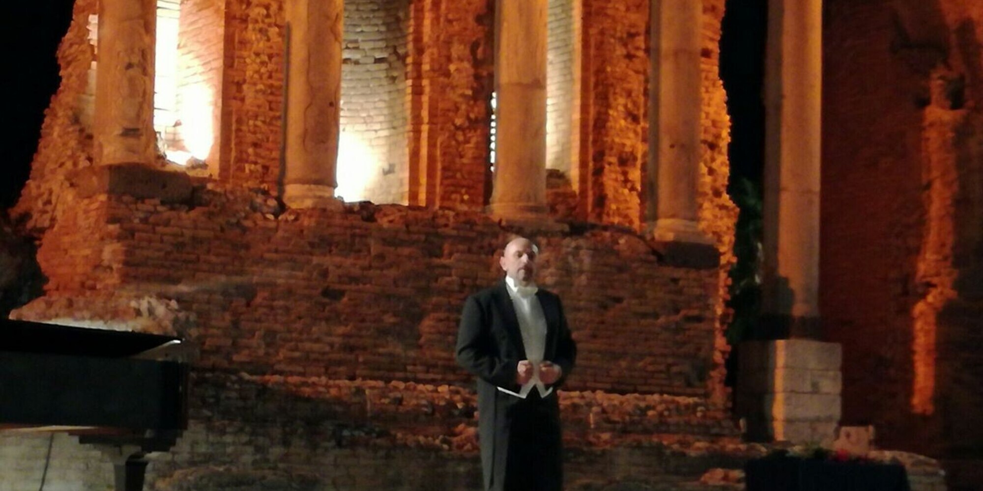 L'Alba di Acea Run Rome The Marathon si accende sulle note cantate dal tenore lirico Carlo Assogna