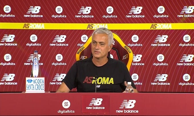 Mourinho: "Pellegrini? Vuole rimanere alla Roma"