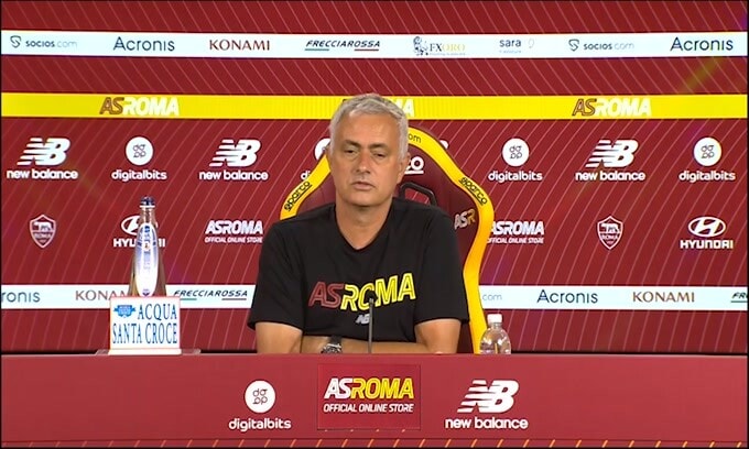 Mourinho: "Grazie Ferguson, sono parole pesanti"