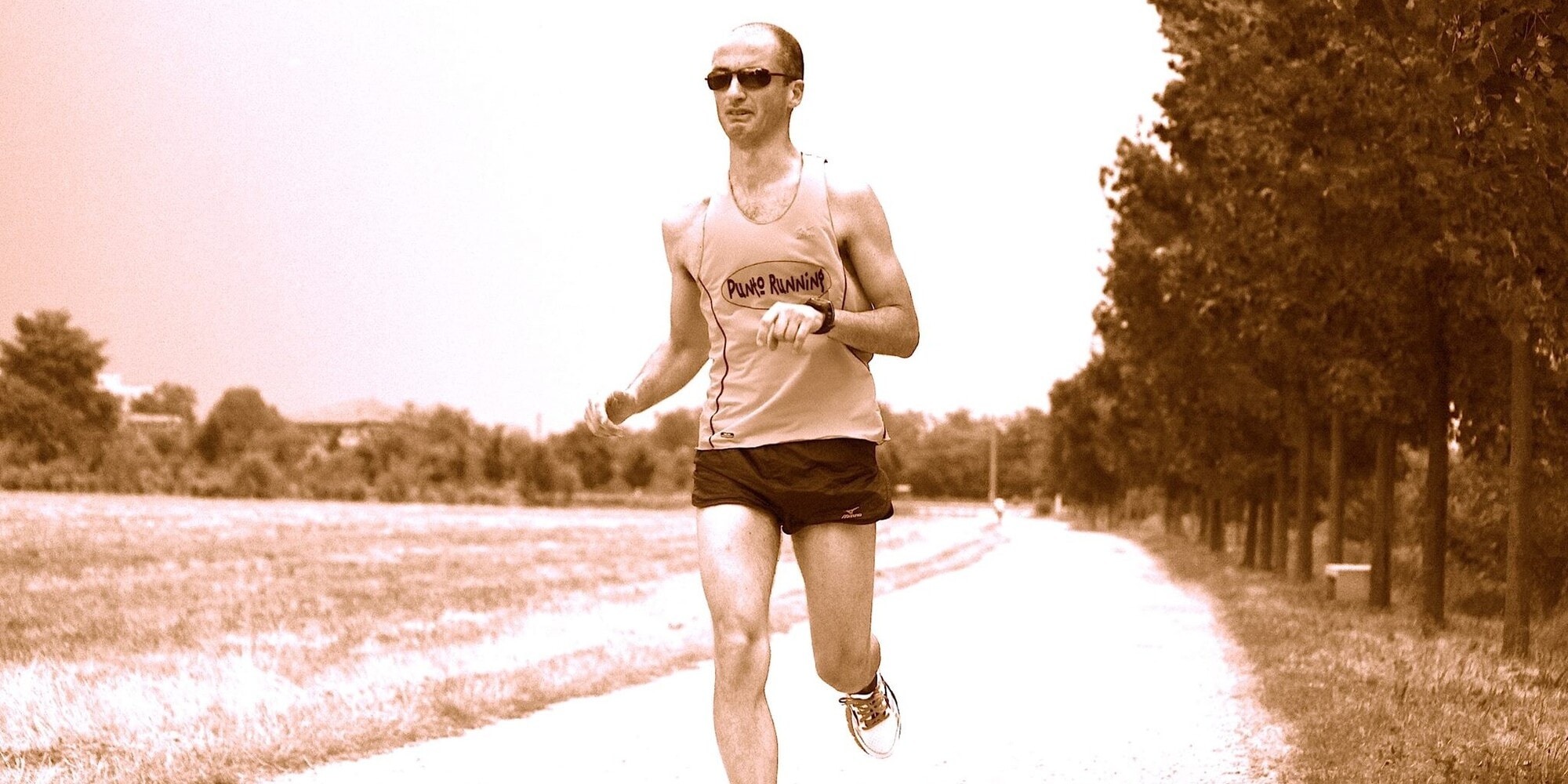 Le note di Corro come il vento cantate da Marco Frattini sul palco di Acea Run Rome The Marathon