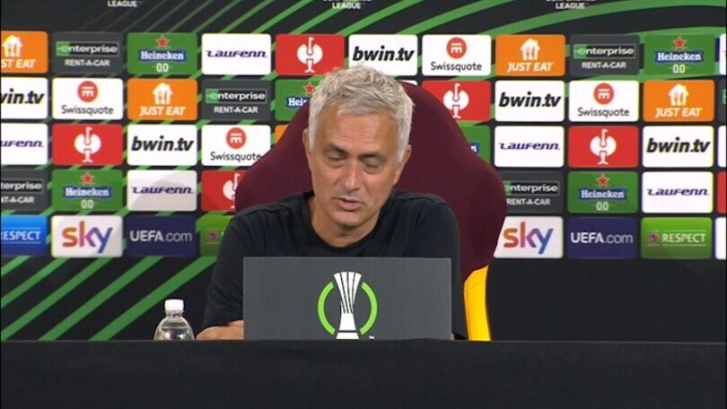 Mourinho parla, ma si ferma per..il traduttore