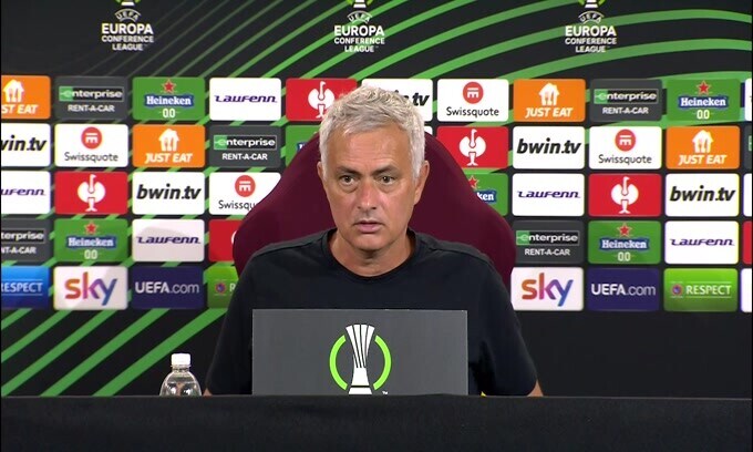 Mou polemico: "Se gioca Kumbulla e non gioca Mancini.."