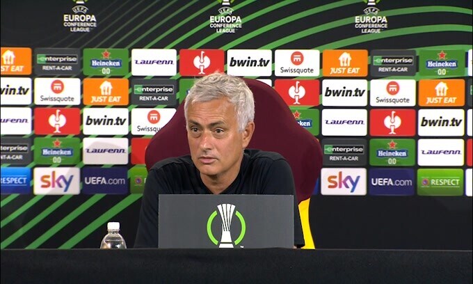 Mourinho: "Voglio vincere la Conference League"