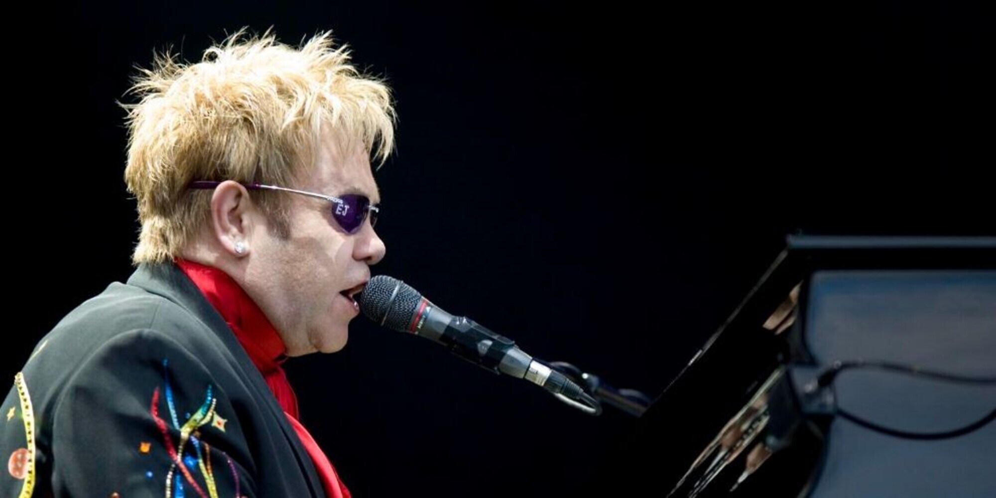 Elton John: tour europeo rinviato per problemi di salute