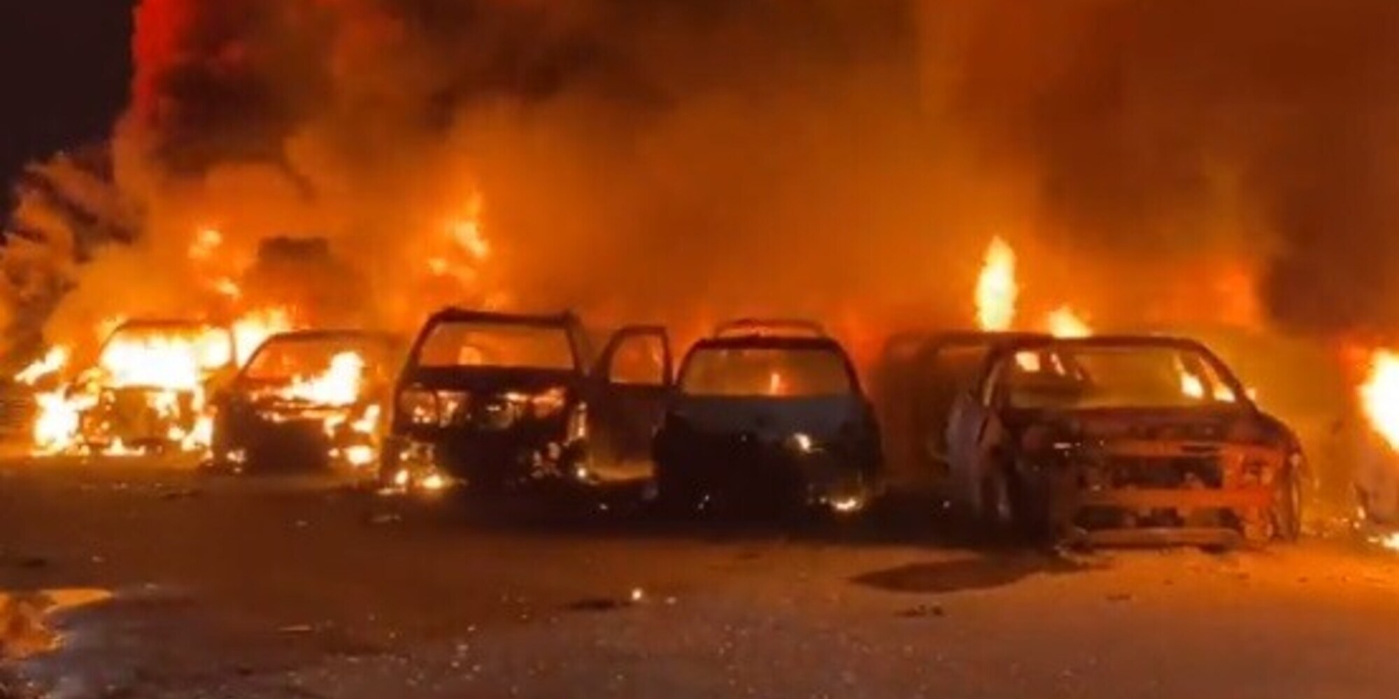 Indianapolis, incendio distrugge 40 auto destinate all'asta