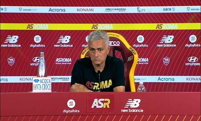 Mourinho: "Reintegrare Santon? Non ci penso"