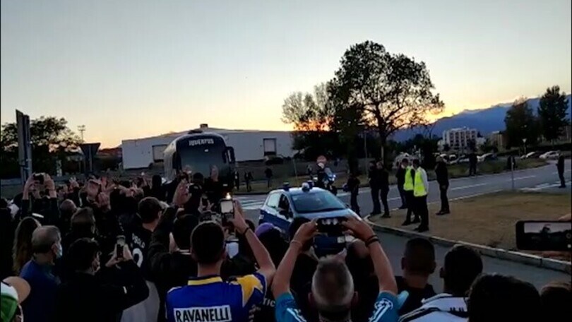 Juve-Milan, l'arrivo del pullman bianconero