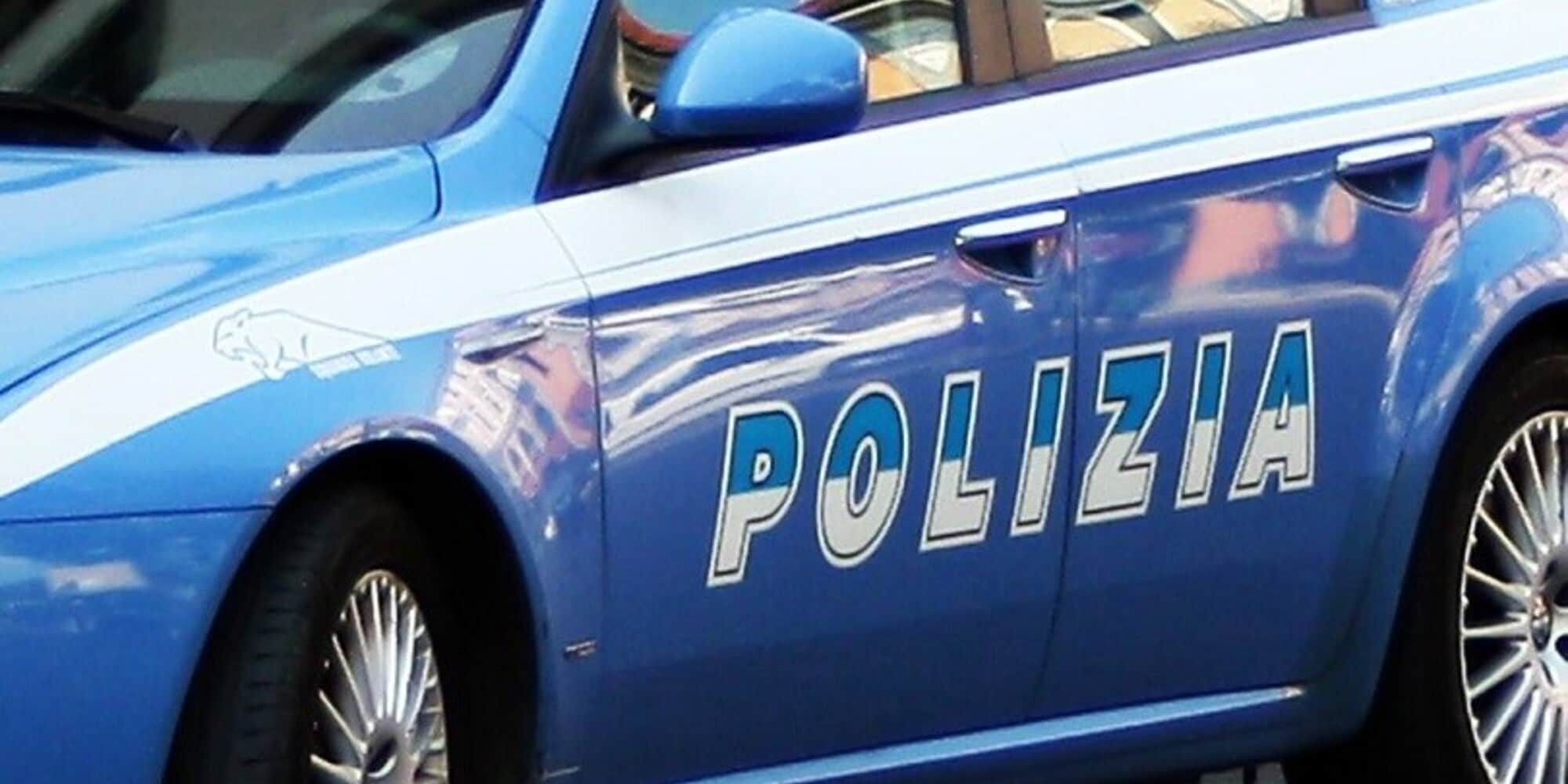 Napoli, scappa sulla microcar da 20mila euro rubata e poi  la "lancia" sulla Polizia