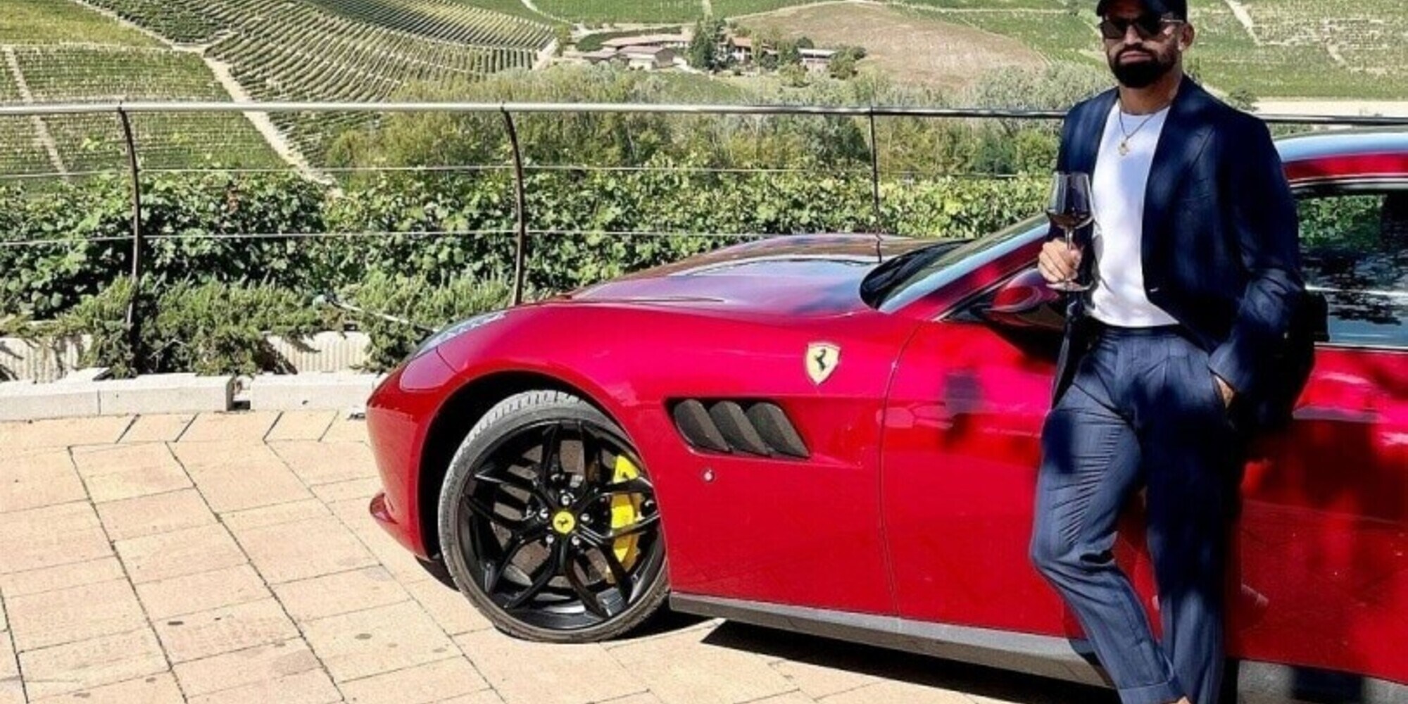 Tomás Rincón alla scoperta del suo Piemonte: che lusso tra Ferrari e bicchieri di Barolo