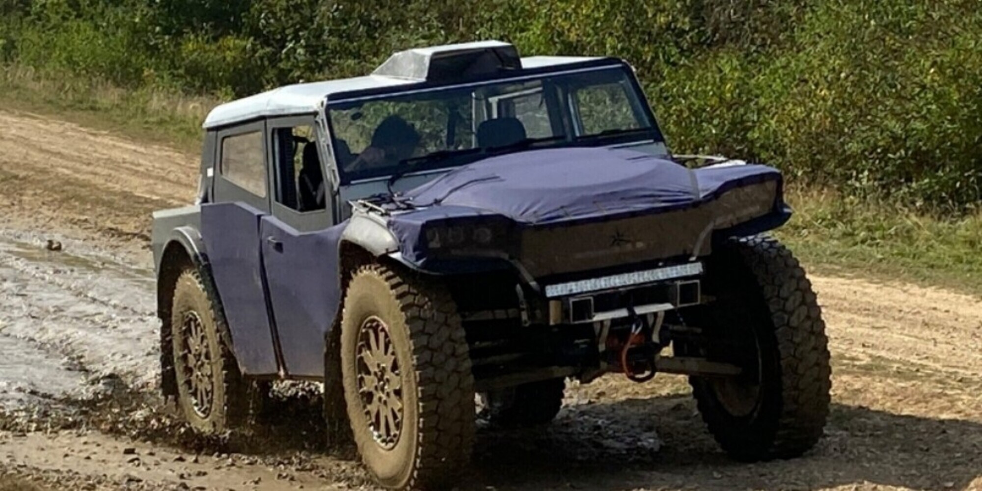 Fering Pioneer, pick-up elettrico con autonomia da record: 7000 km!