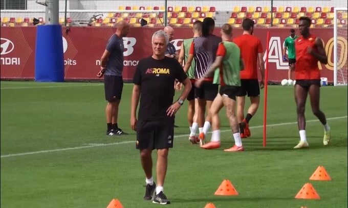 Mourinho pensa alla Roma senza Pellegrini
