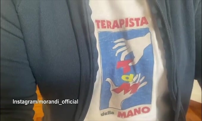Gianni Morandi continua con la fisioterapia