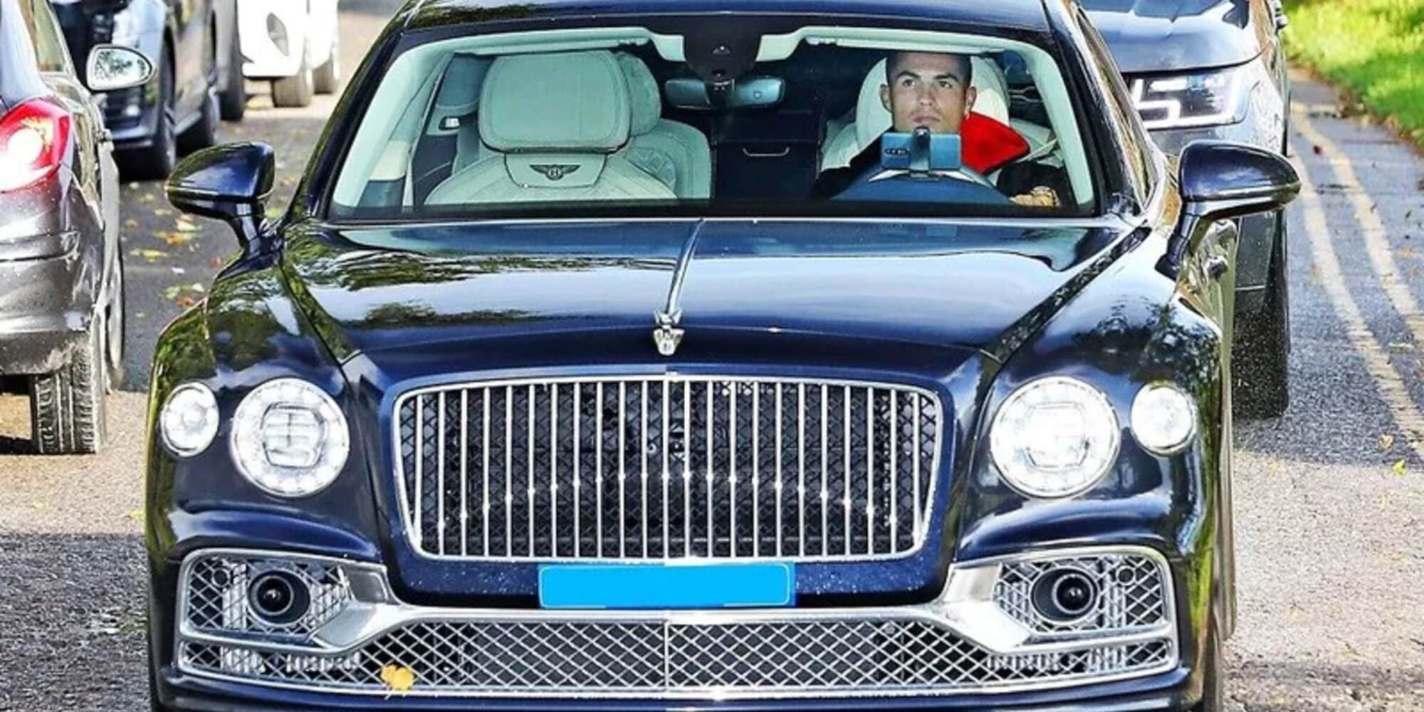 Cristiano Ronaldo bloccato dalla benzina: per il pieno alla sua Bentley ha aspettato 7 ore