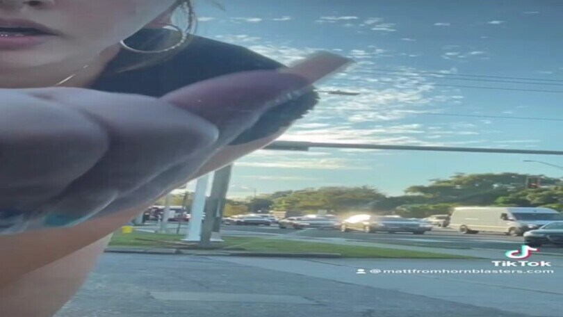Con l'Audi tampona la Lamborghini e tenta la truffa: ma le finisce male!