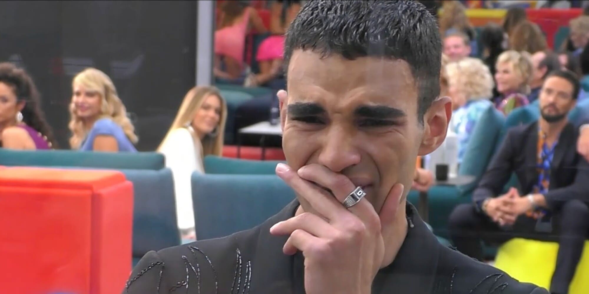 GF Vip, Samy scoppia in lacrime: ecco l'emozionante sorpresa