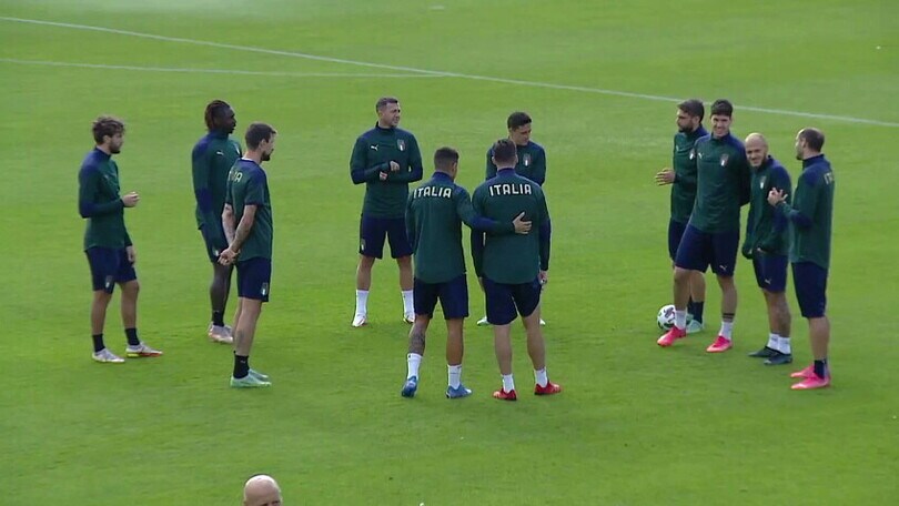 Gli azzurri si allenano prima della gara con il Belgio
