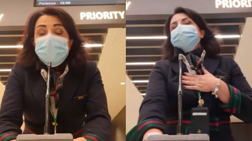 Alitalia, la hostess e il commovente annuncio dell'ultimo volo