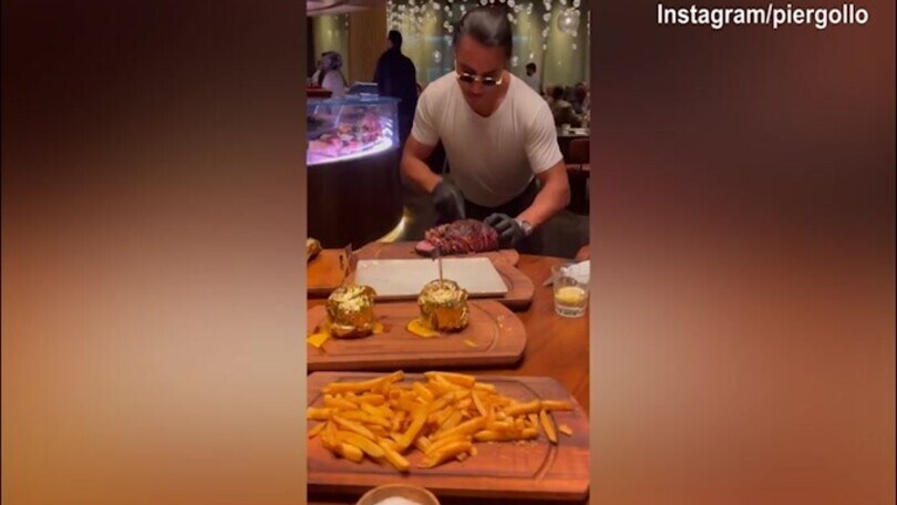 Gollini, ecco lo show di Salt Bae