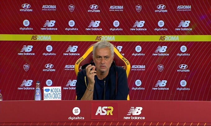 Mourinho: "Allegri? Non è una sfida tra me è lui"