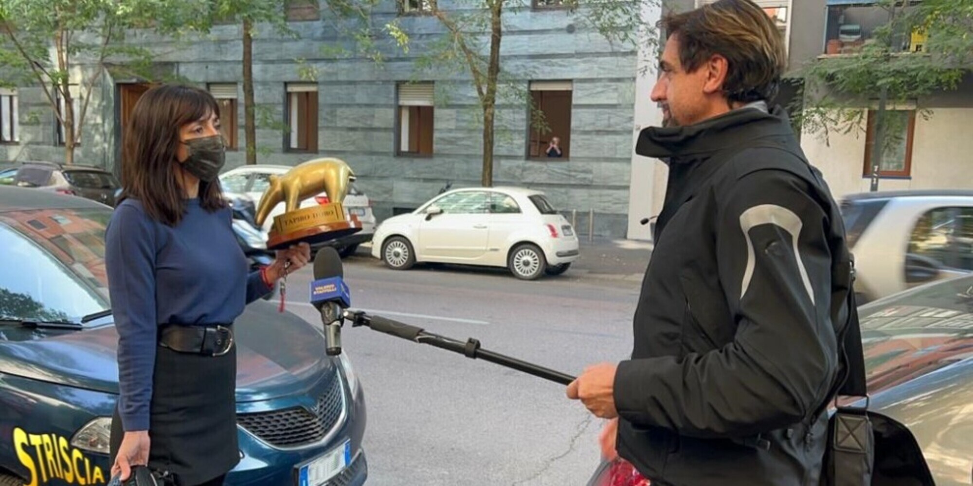 Ambra pronta ad andare in tribunale: Striscia la notizia replica
